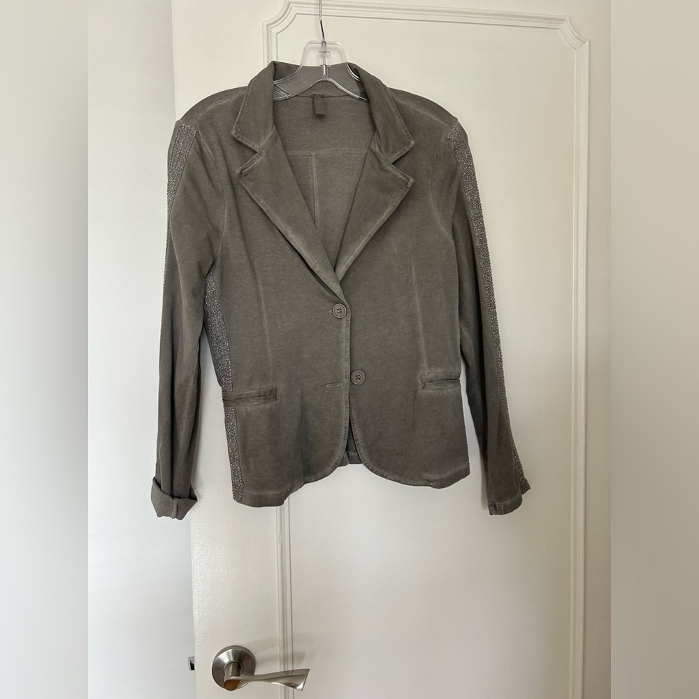 French Terry blazer with silver thread detailing.